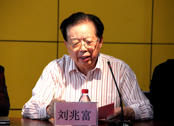 劉書華董事長參加“洪澤縣愛心助學(xué)基金會”資助活動