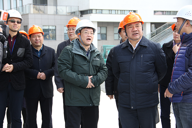 市政府王鴻聲副市長帶隊視察我公司承建的“蘇州市南環(huán)中學校改擴建項目”工程